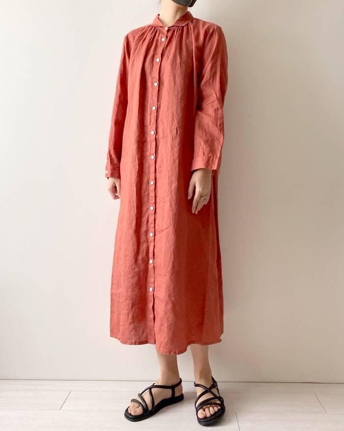 無印良品のおすすめファッションアイテム「婦人 リネン 洗いざらし長袖シャツワンピース」