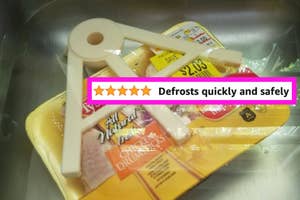 Packages of meat in a sink with water, a thawing aid device on top, with a review titled "defrosts quickly and safely"