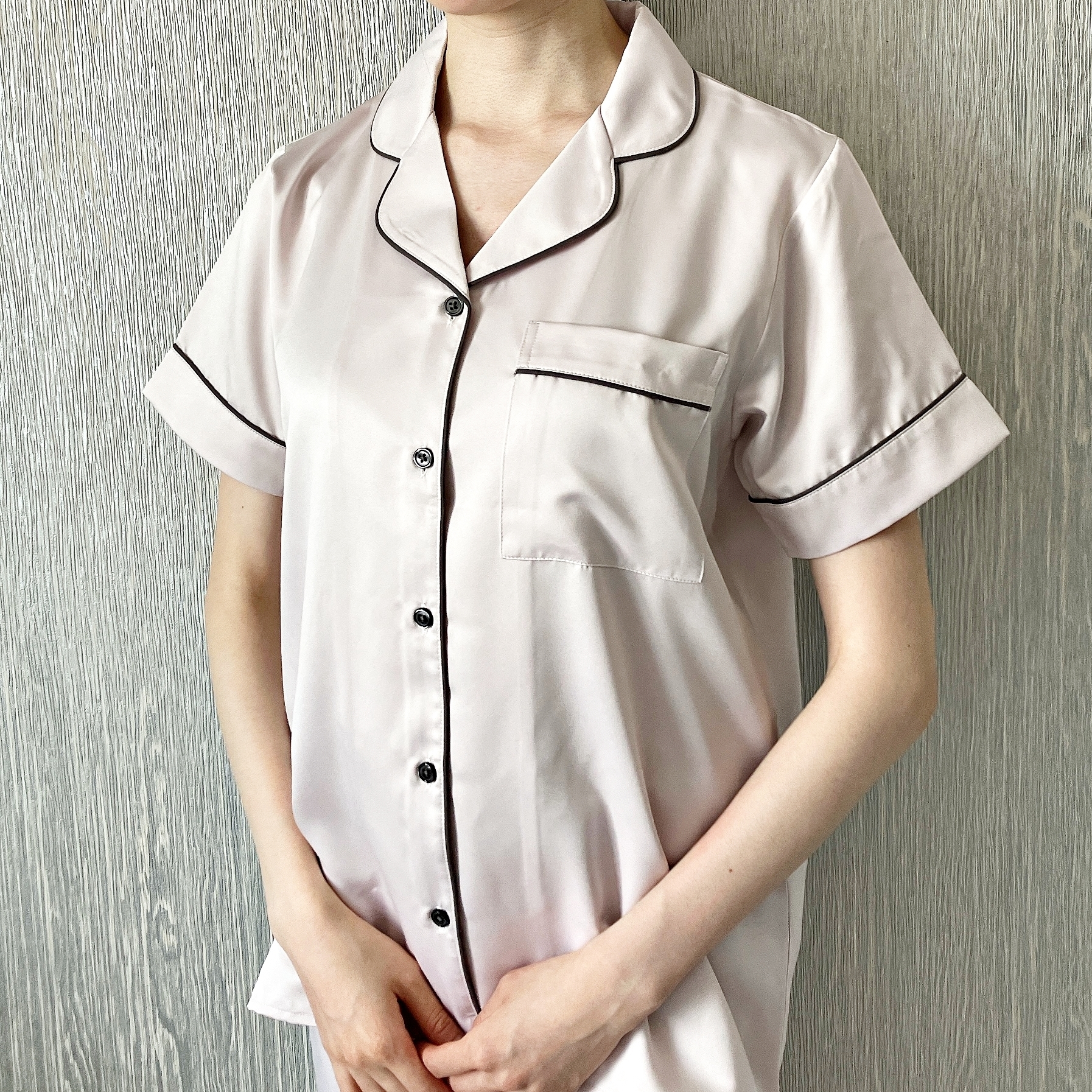 GU（ジーユー）のおすすめパジャマ「サテンパジャマ（半袖&amp;amp;ロングパンツ）+X」