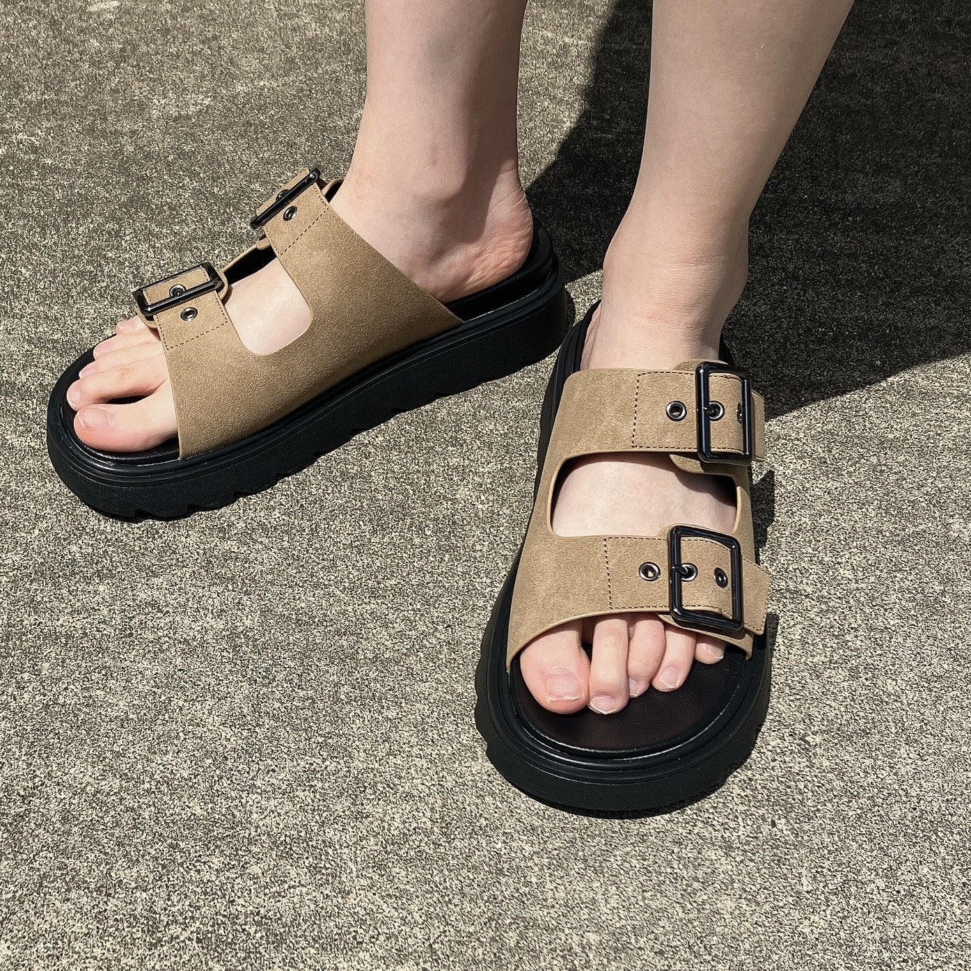 GU（ジーユー）のおすすめサンダル「ダブルベルトサンダル+X」