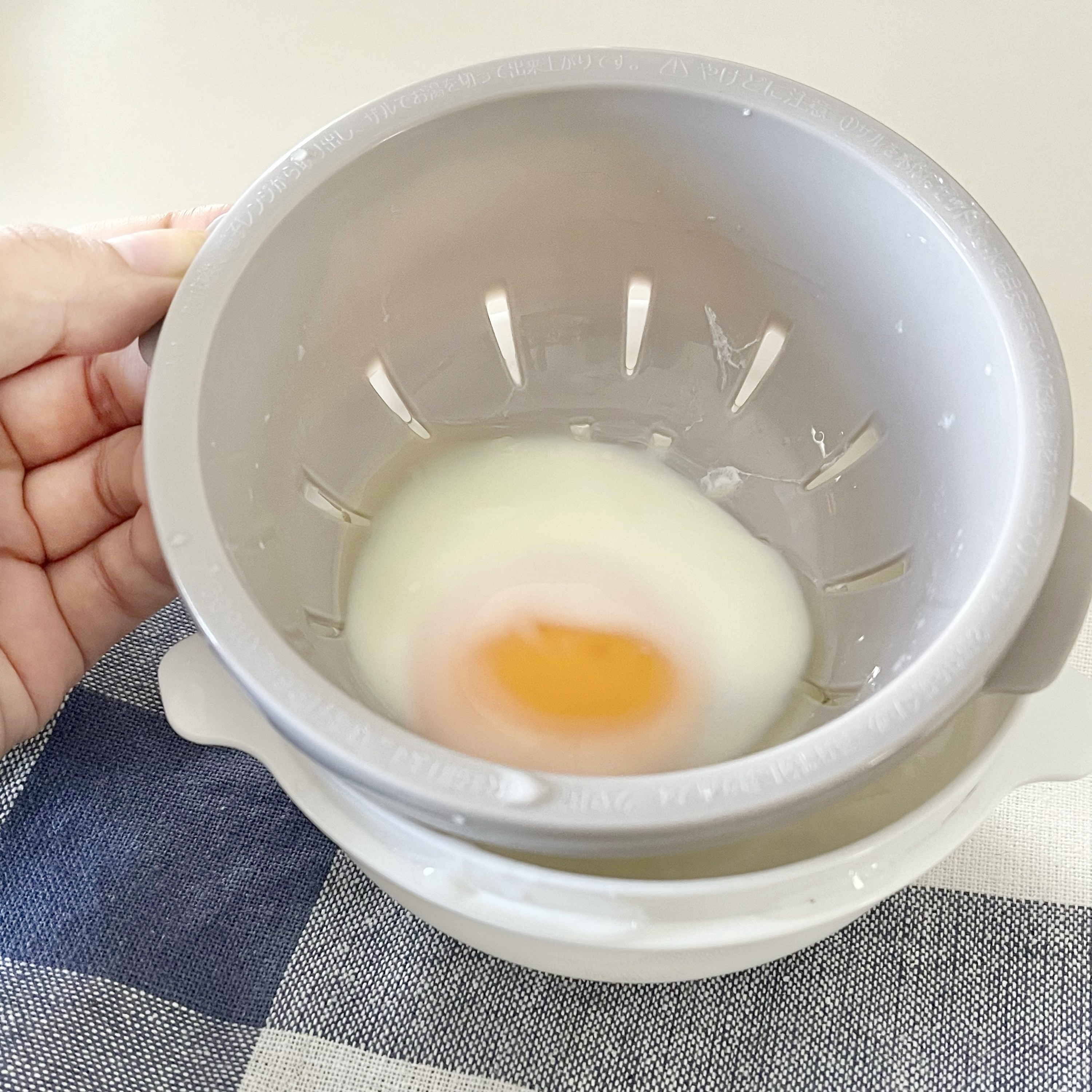 DAISO(ダイソー)のおすすめ調理グッズ「電子レンジ調理器 半熟たまご風 W」