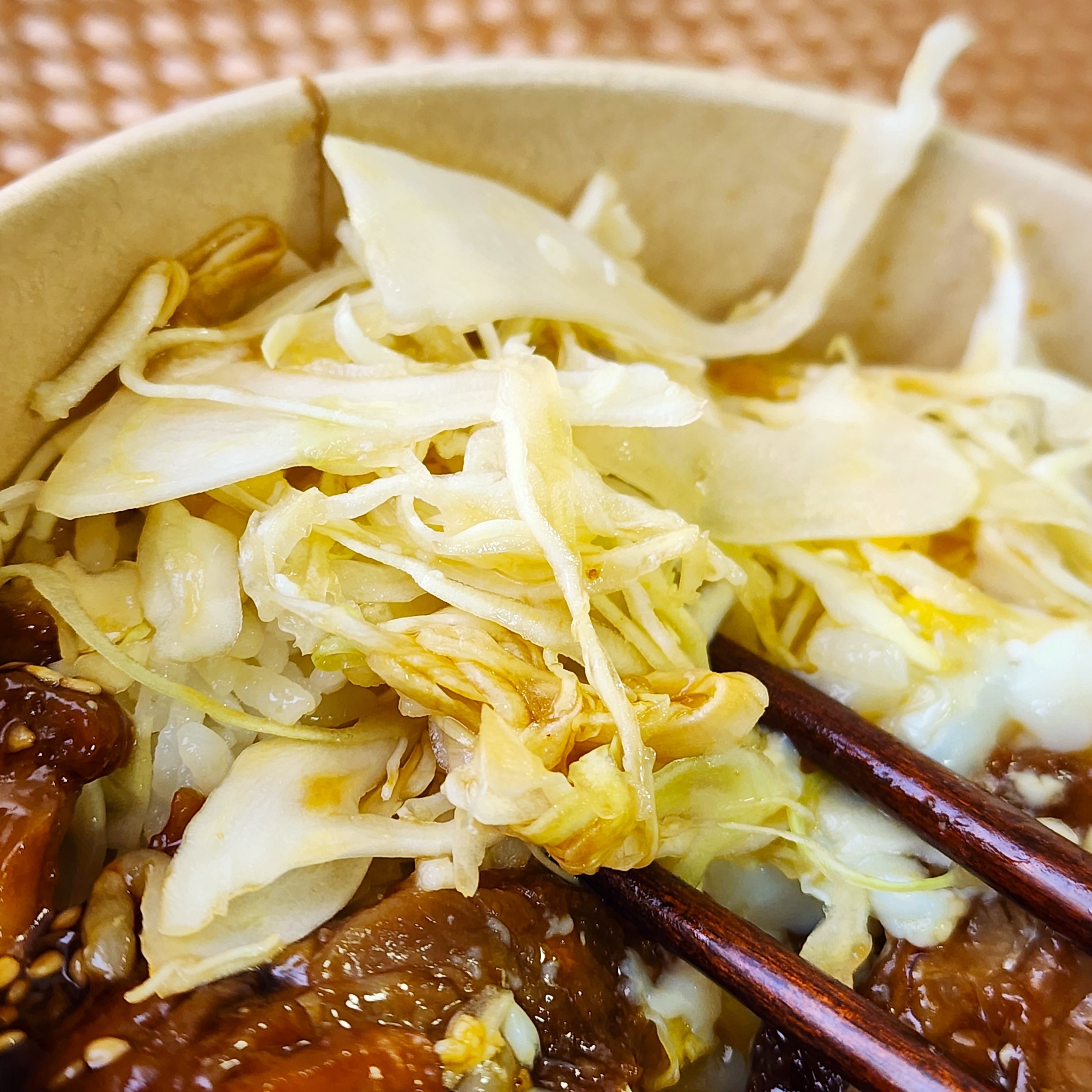 LAWSON（ローソン）のおすすめお弁当「直火で炙った焼豚丼」