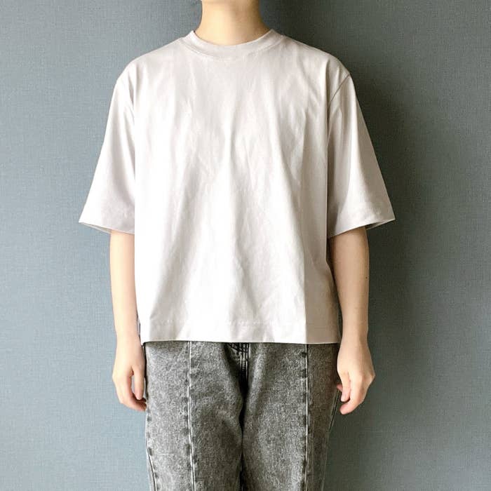 無印良品のオススメのトップス「涼感UVカットワイド半袖Tシャツ」