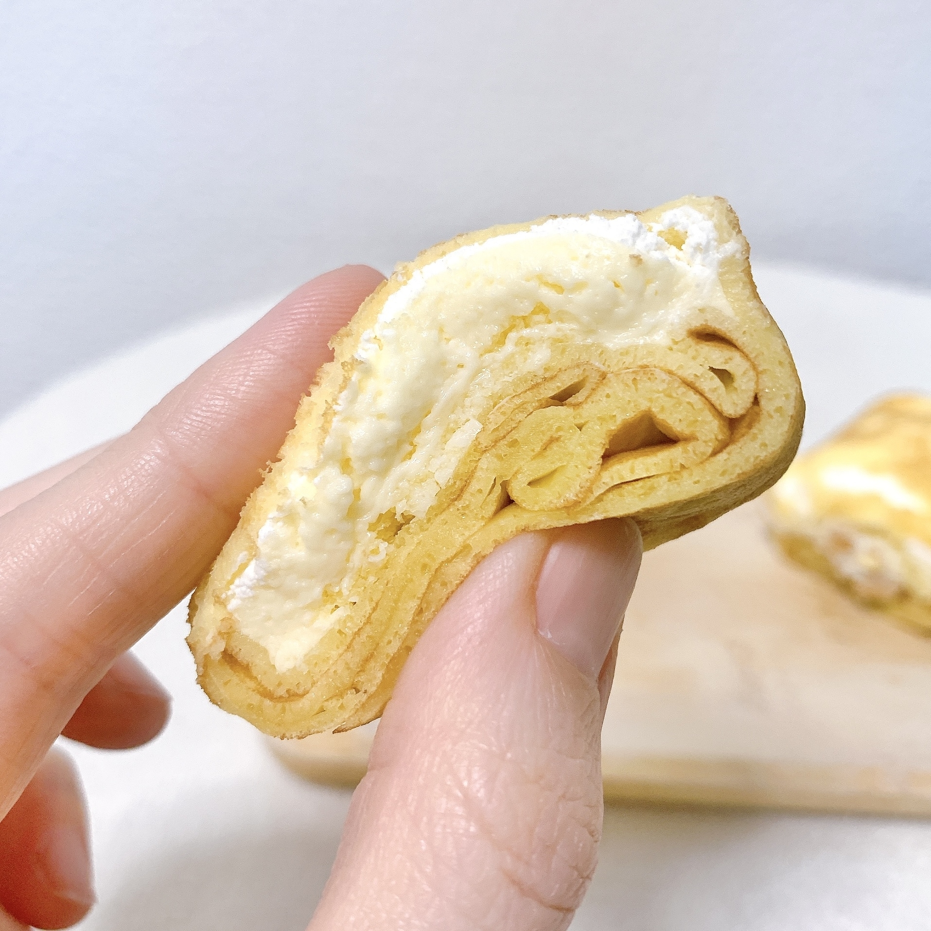 FamilyMart（ファミリーマート）のおすすめのスイーツ「ファミマ・ザ・クレープ チーズ」