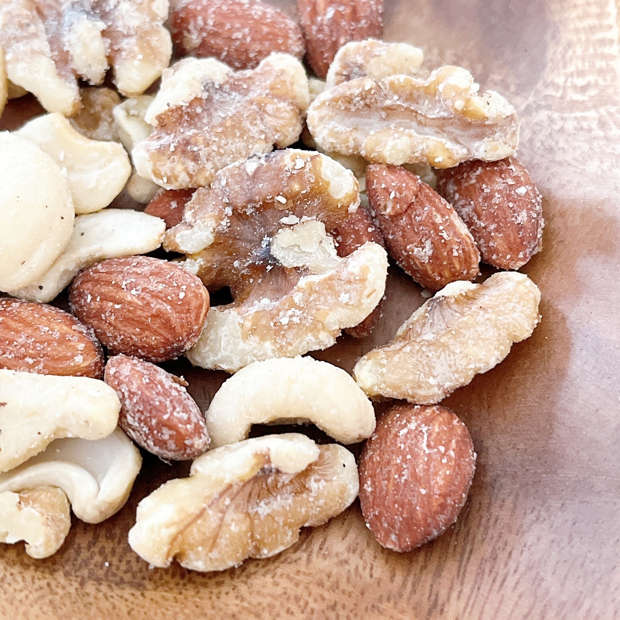 セブン-イレブンのおすすめスナック「7プレミアム トリュフナッツ 34g」