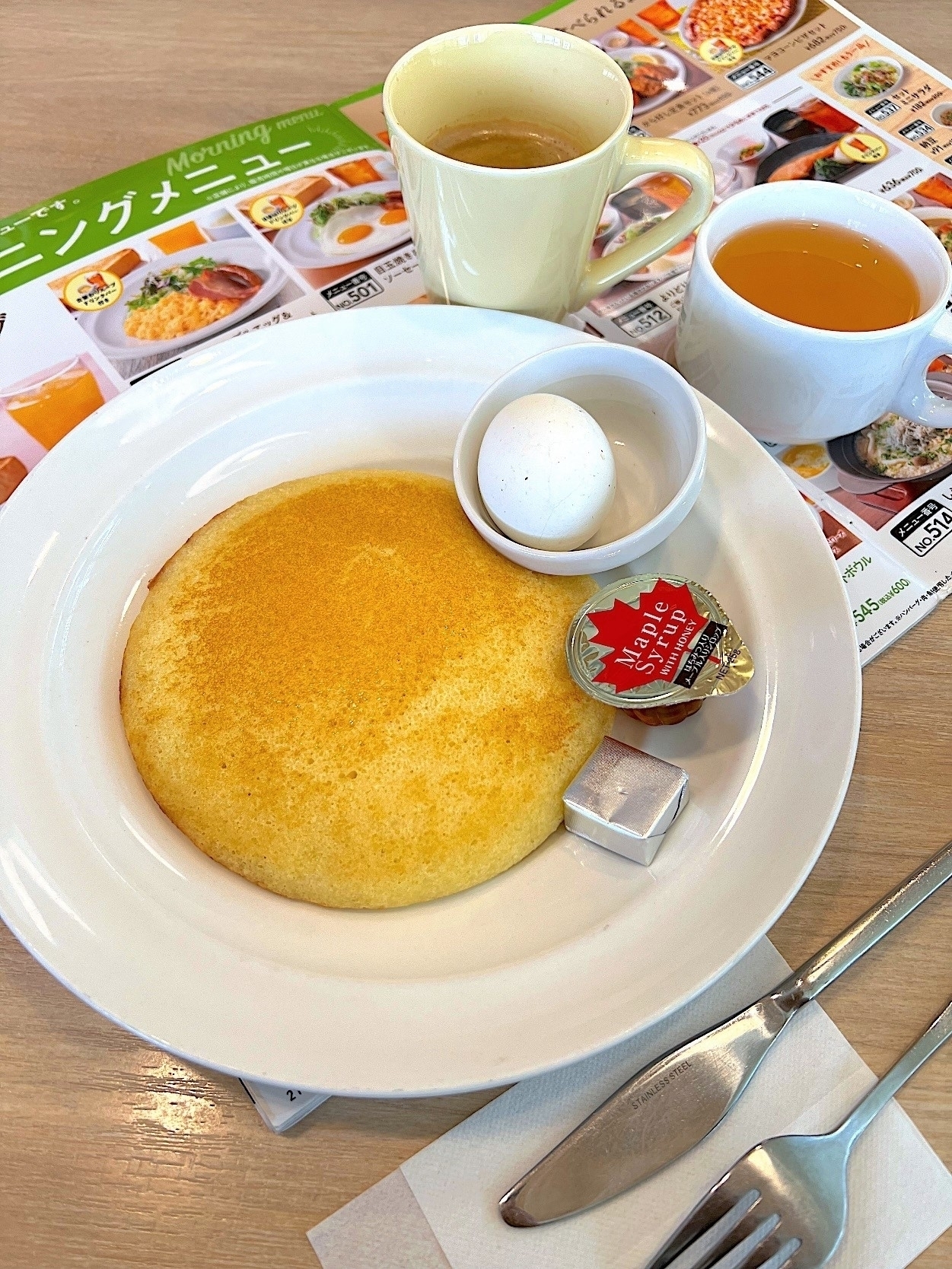 ガストのオススメモーニング「パンケーキ＆ゆで卵セット」