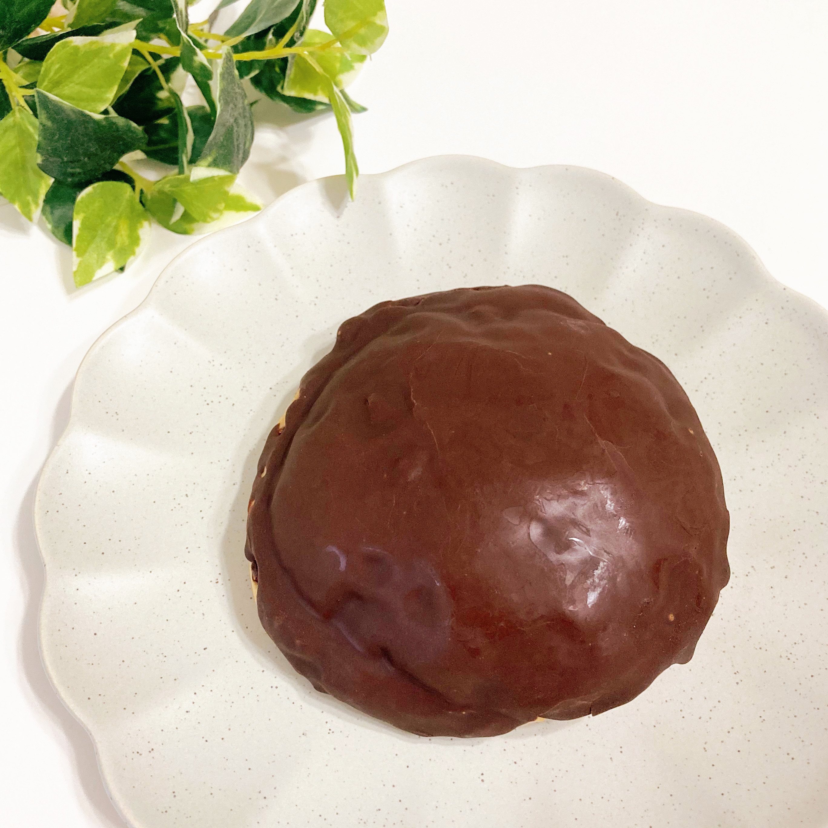 FamilyMart（ファミリーマート）のおすすめスイーツパン「チョコまみれみたいなパン」