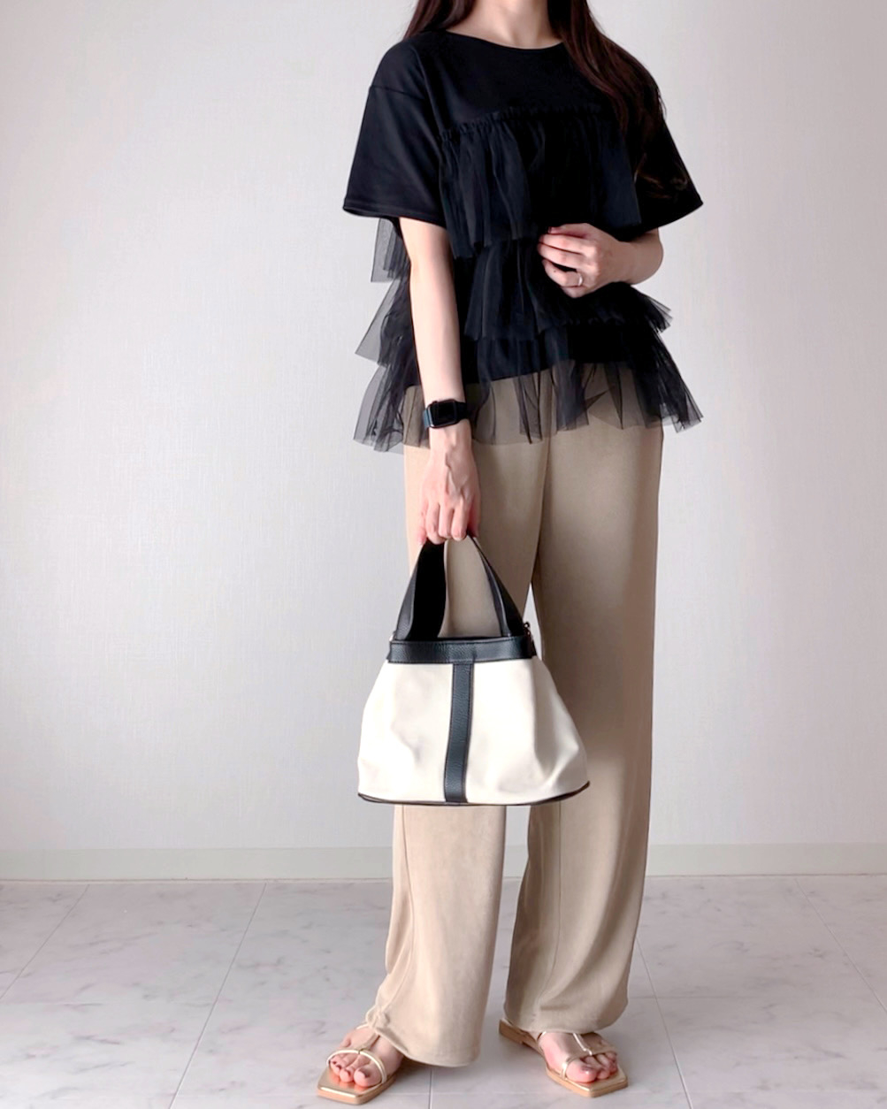 しまむらのおすすめファッションアイテム「リブイージーストレートパンツ」のコーディネート