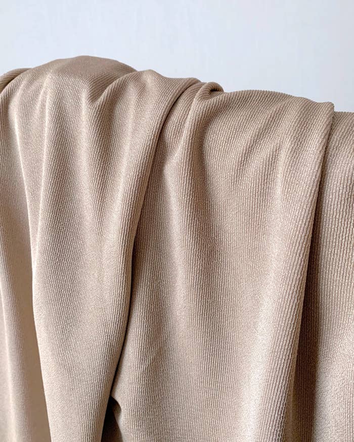 しまむらのおすすめファッションアイテム「リブイージーストレートパンツ」