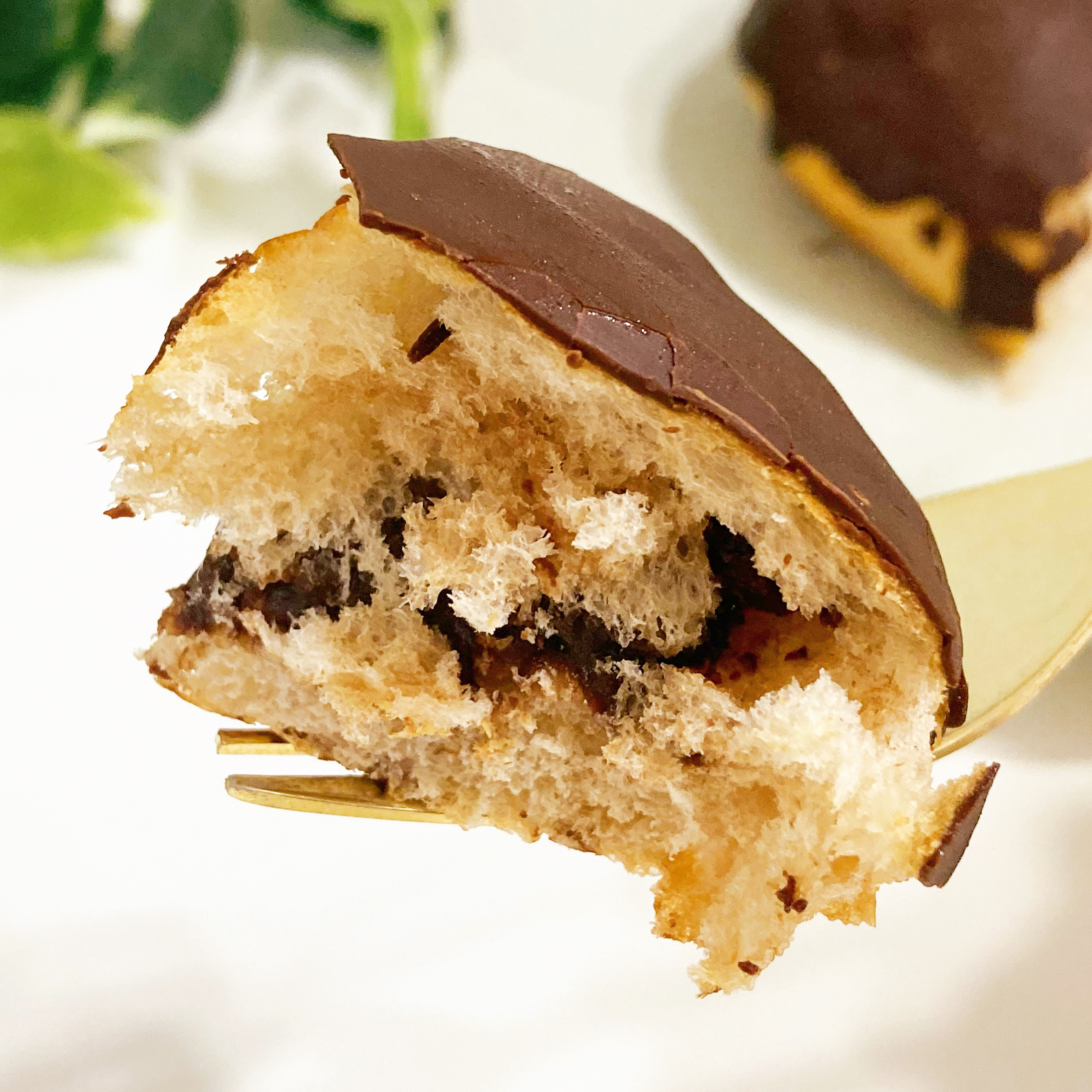 FamilyMart（ファミリーマート）のおすすめスイーツパン「チョコまみれみたいなパン」