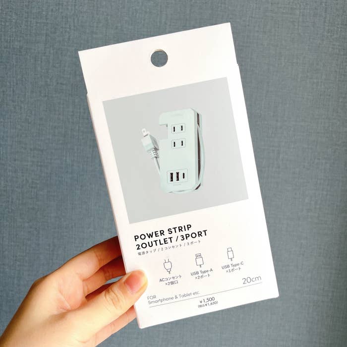 3COINS（スリーコインズ）のおすすめ便利グッズ「2コンセント2USB1Typecタップ」