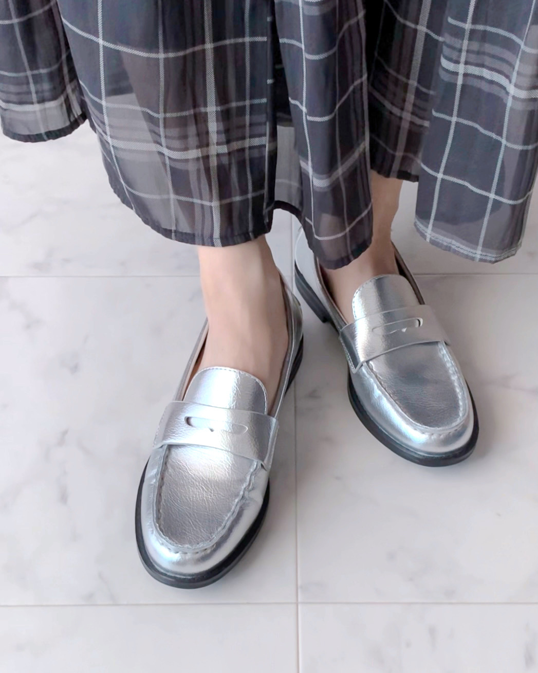 ZARA（ザラ）のおすすめファッションアイテム「メタリック素材モカシン」