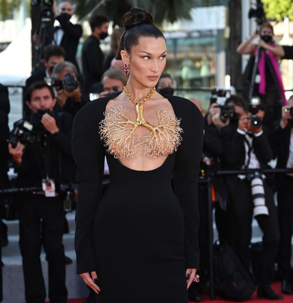 画像】大人気モデルの“透け透けドレス”に称賛「ゴージャスすぎる♡」