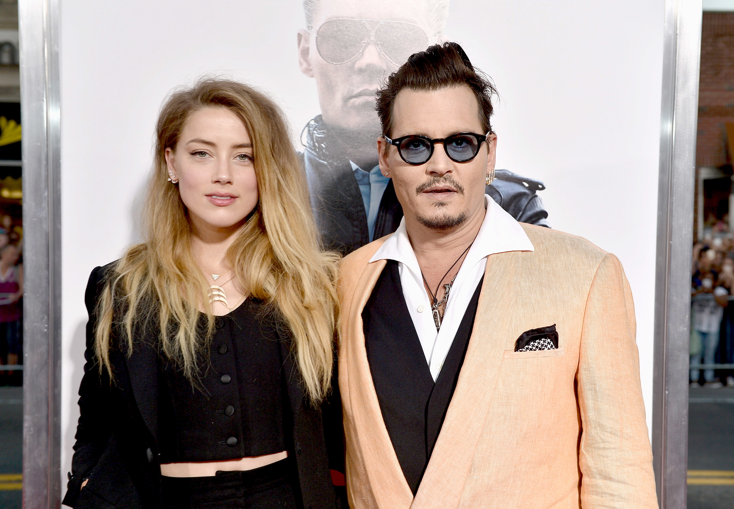 Closeup of Amber Heard and Johnny Depp