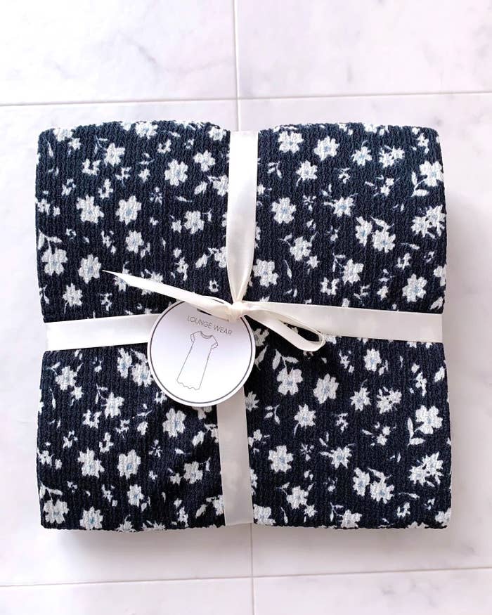 GU(ジーユー)のオススメファッション「ラウンジワンピース(半袖)(フラワー)+E」