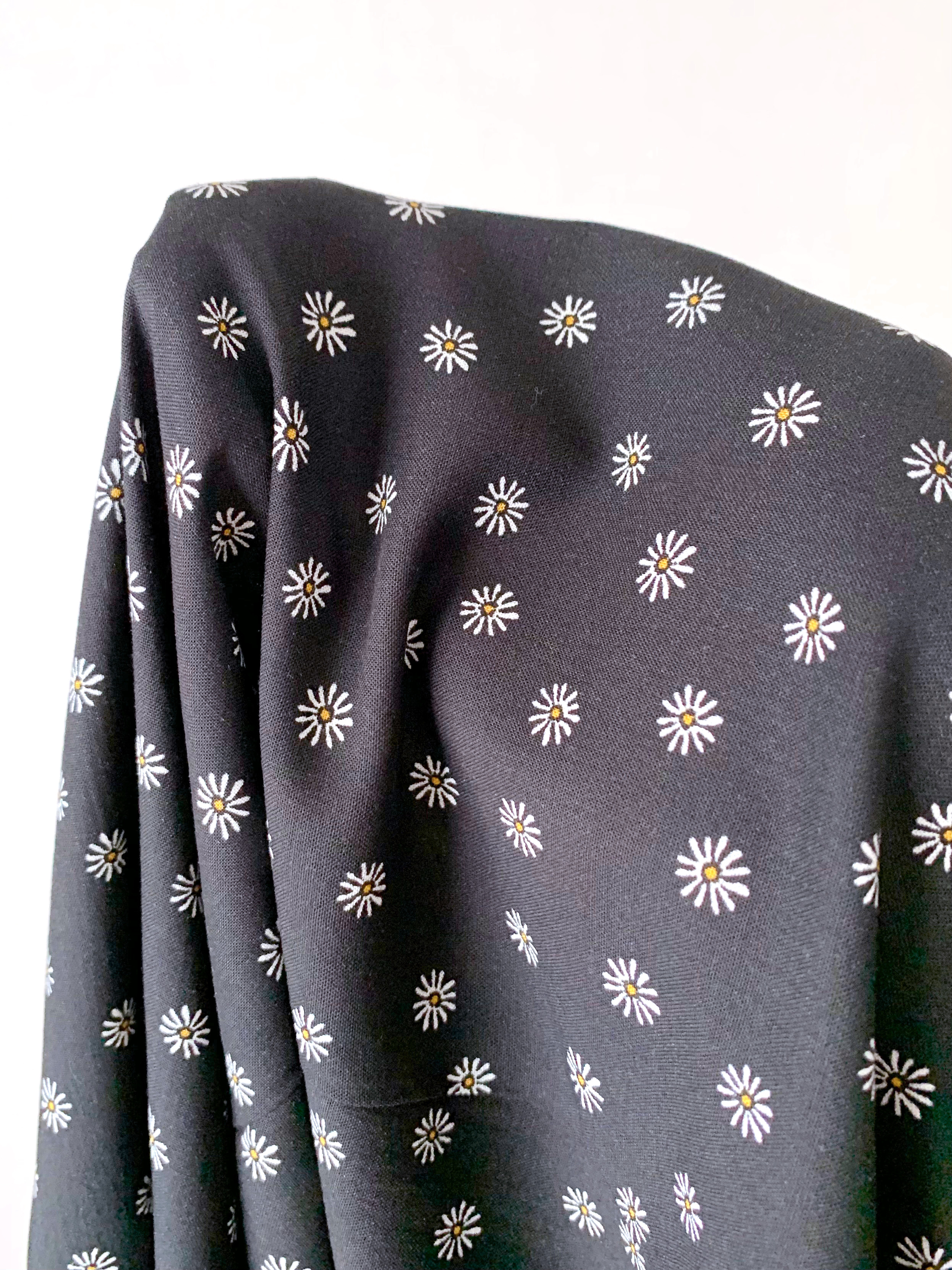 GUのオススメファッション「Vネックプリントワンピース(半袖)(フラワーC)+X」