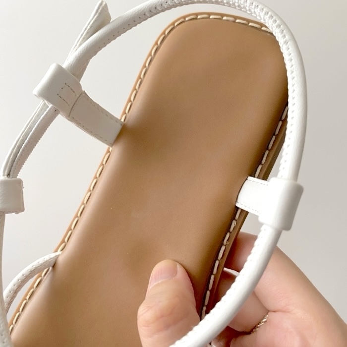 UNIQLO(ユニクロ)のおすすめファッションアイテム「ナローストラップサンダル」