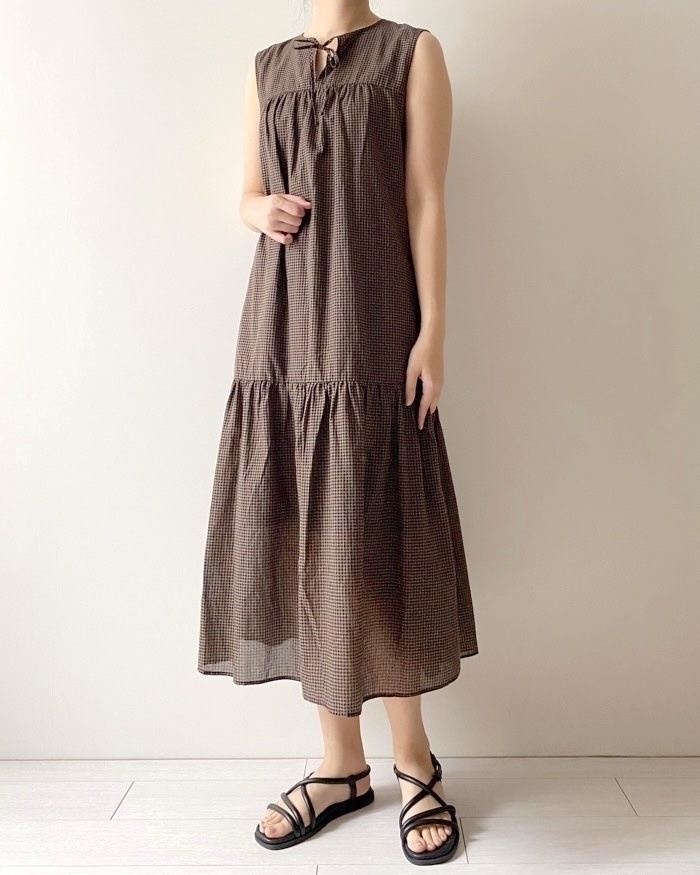 ユニクロのオススメのワンピース「ライトコットンワンピース（ノースリーブ・チェック・丈標準111～122cm）」