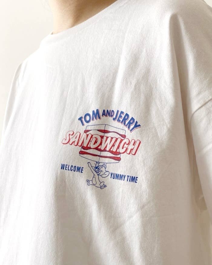 GUのおすすめファッションアイテム「グラフィックT(5分袖) TOM and JERRY 1」
