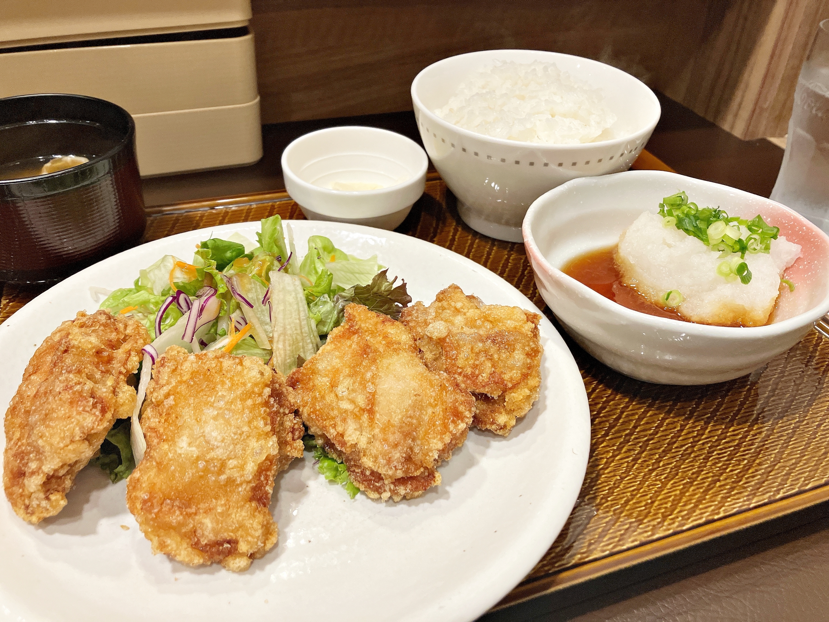 ガストのおすすめ定食「おろしから揚げ定食 4個」