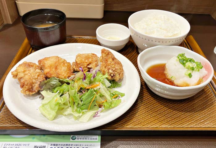 ガストのおすすめ定食「おろしから揚げ定食 4個」