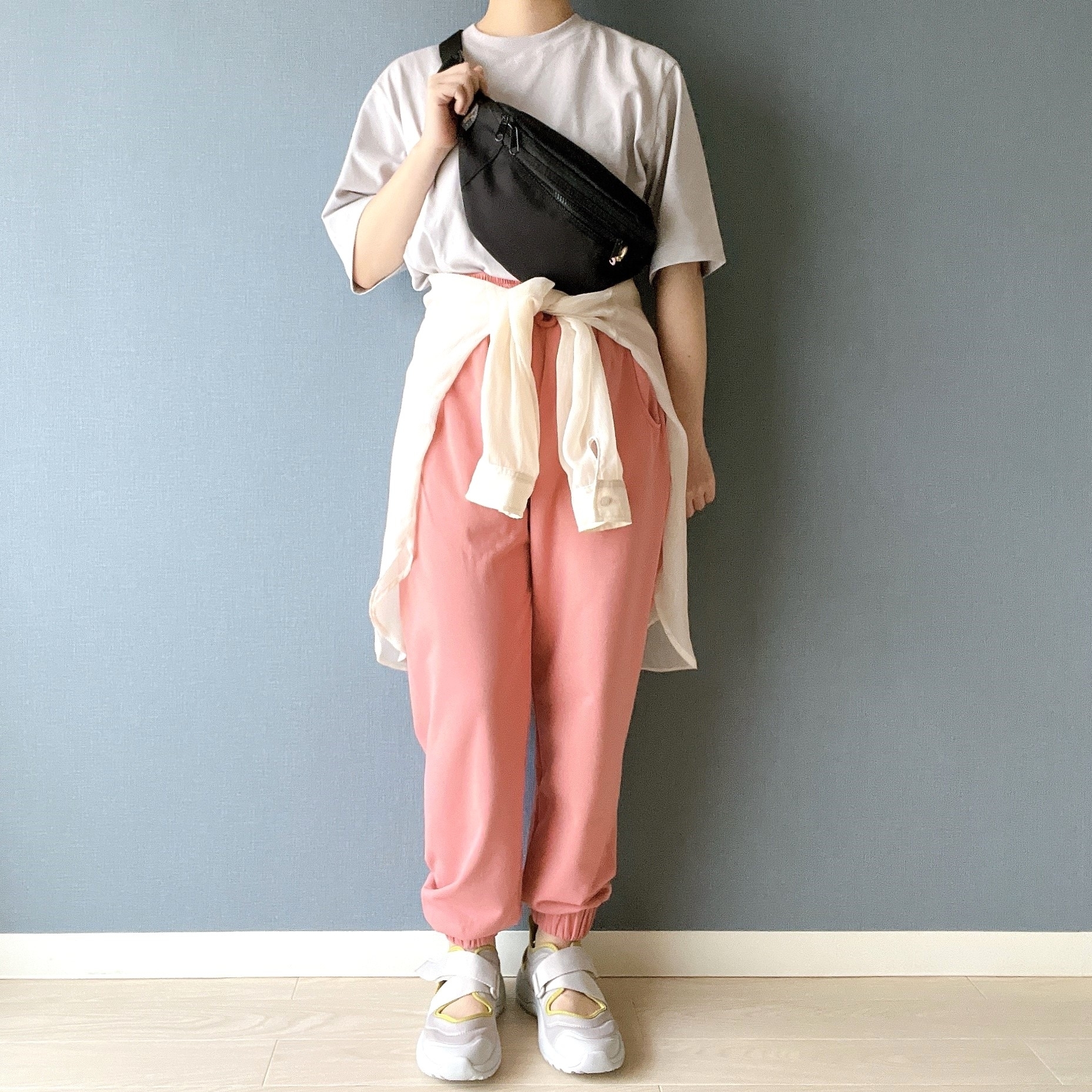 無印良品のオススメのパンツ「婦人 UVカット乾きやすいスウェットパンツ」のコーディネート