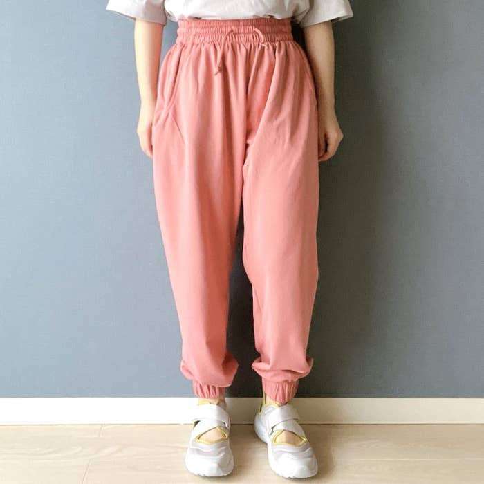 無印良品のオススメのパンツ「婦人 UVカット乾きやすいスウェットパンツ」