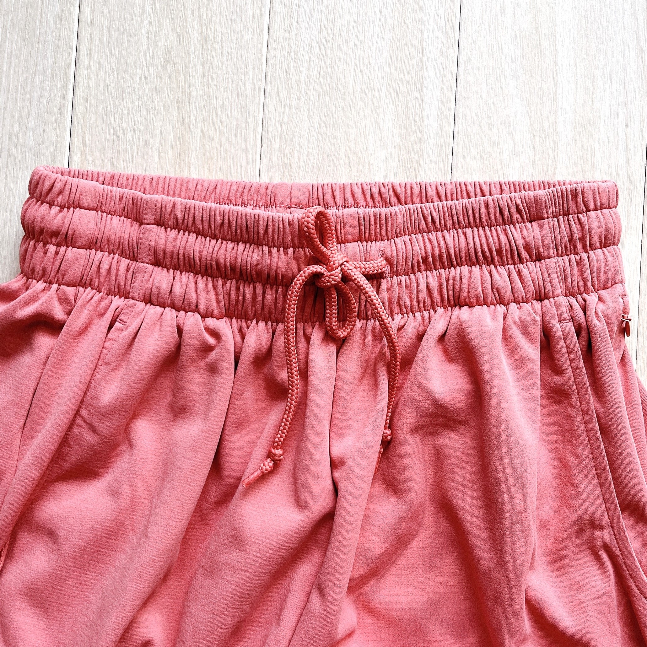 無印良品のオススメのパンツ「婦人 UVカット乾きやすいスウェットパンツ」