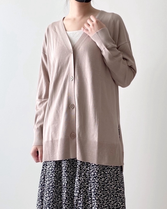 ユニクロのオススメのカーディガン「UVカットVネックロングカーディガン(長袖)」