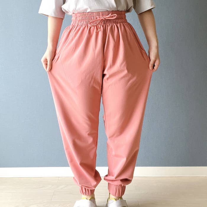 無印良品のオススメのパンツ「婦人 UVカット乾きやすいスウェットパンツ」