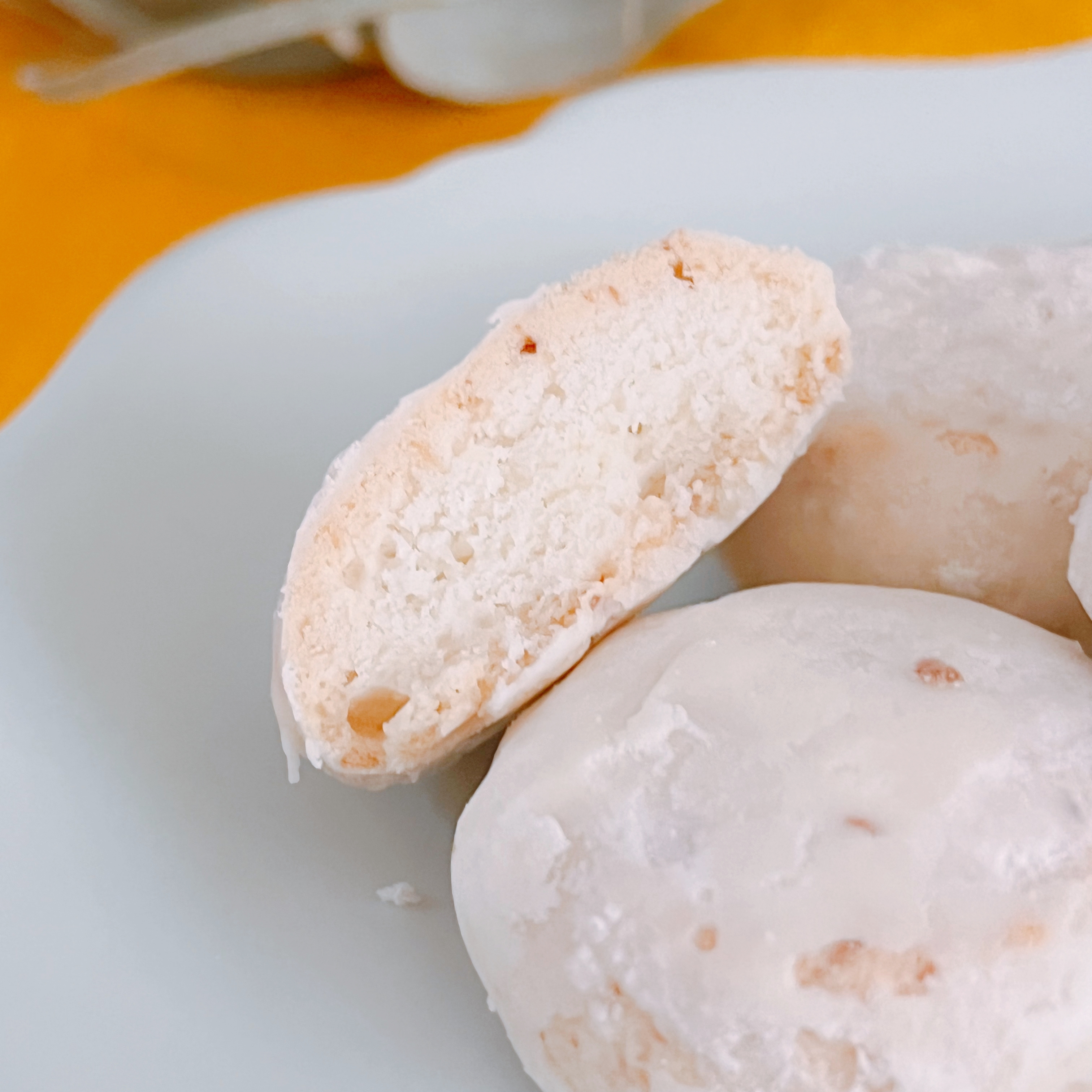 カルディのおすすめスイーツ「ポルボロン ココナッツ」