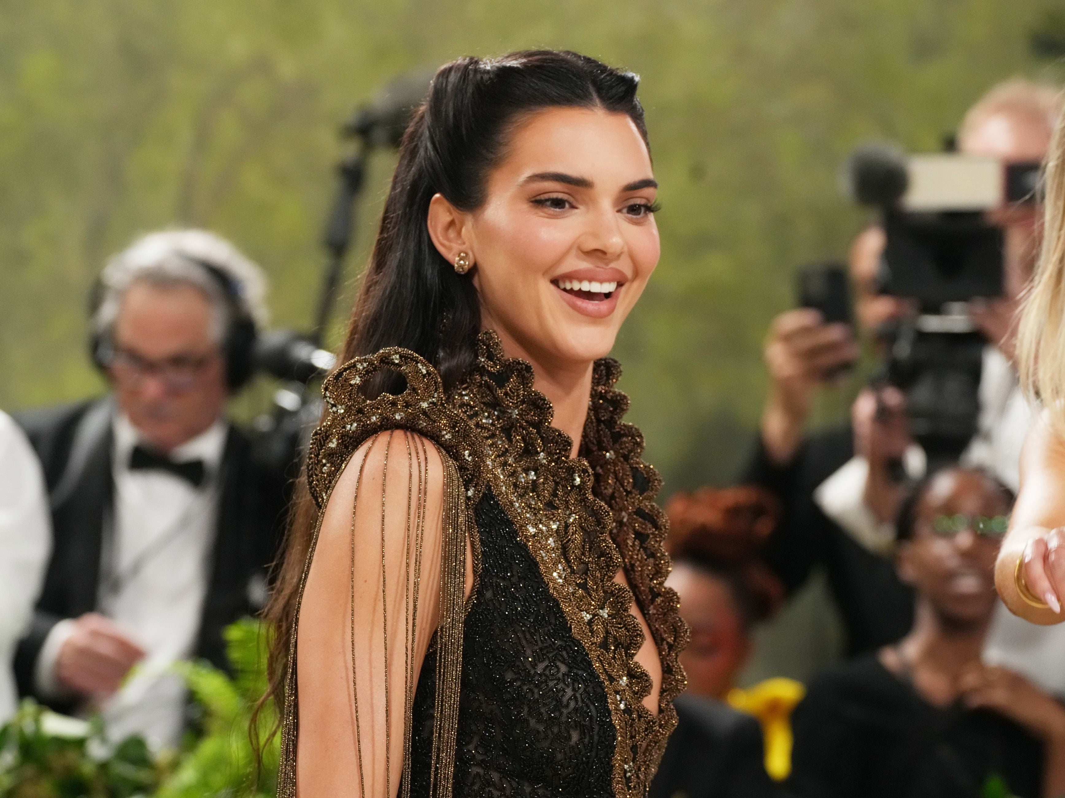 Kendall Jenner Makes History in 25-Year-Old Met Gala Outfit Kendall Jenner Makes History in 25-Year-Old Met Gala Outfit