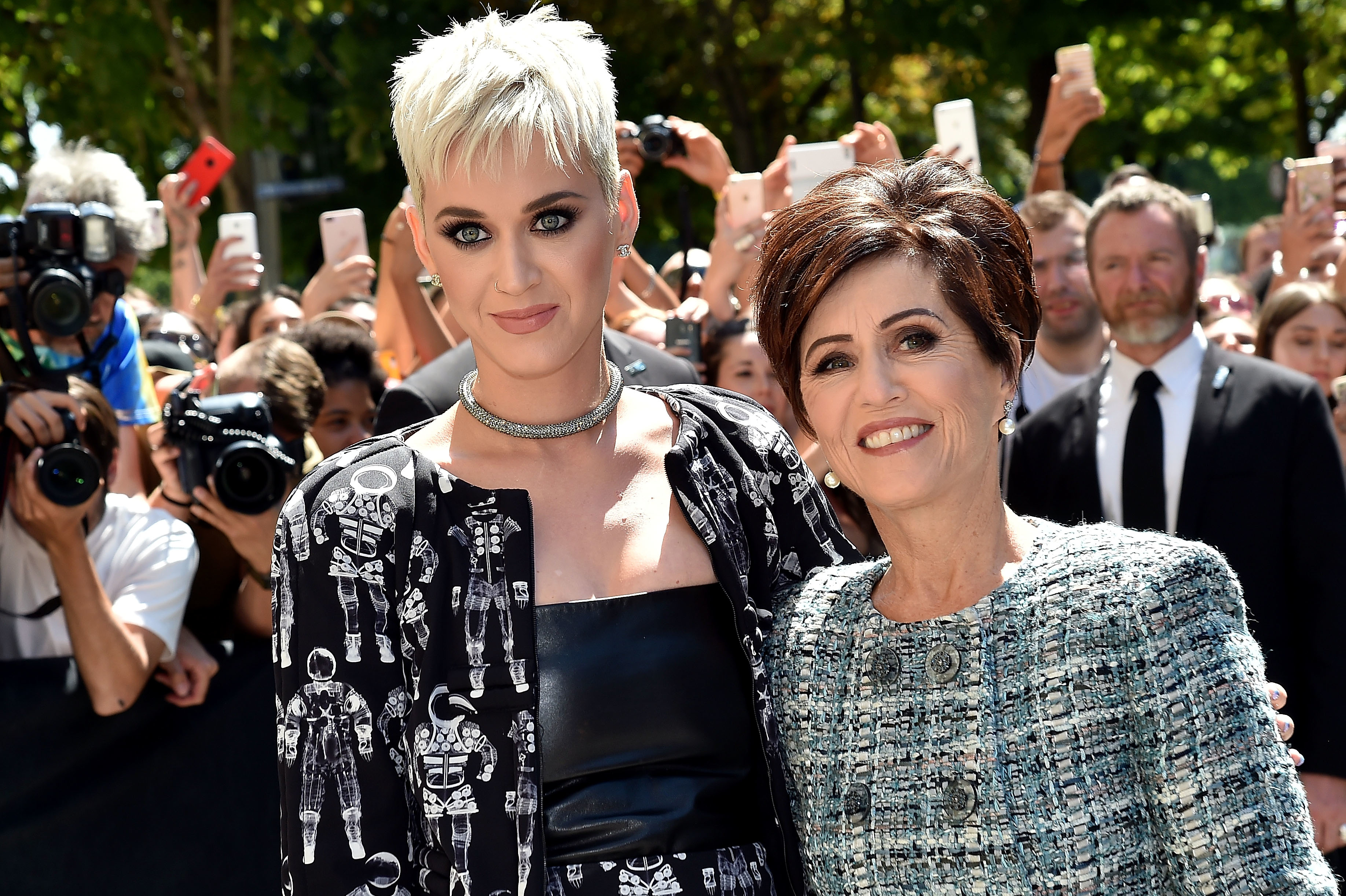 Closeup of Katy Perry and her mom, Mary Perry