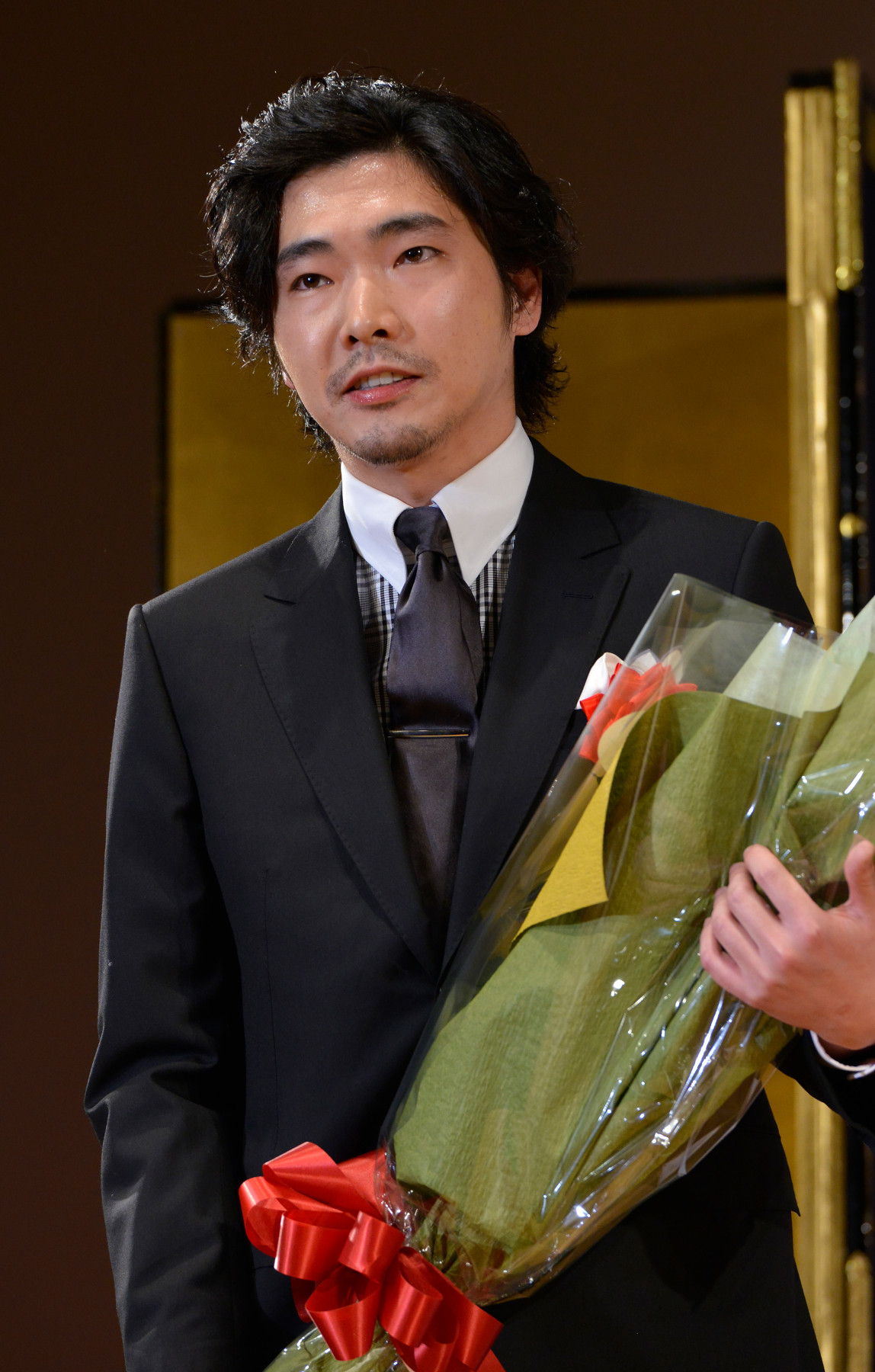 俳優の柄本佑さん（2016年撮影、時事通信）