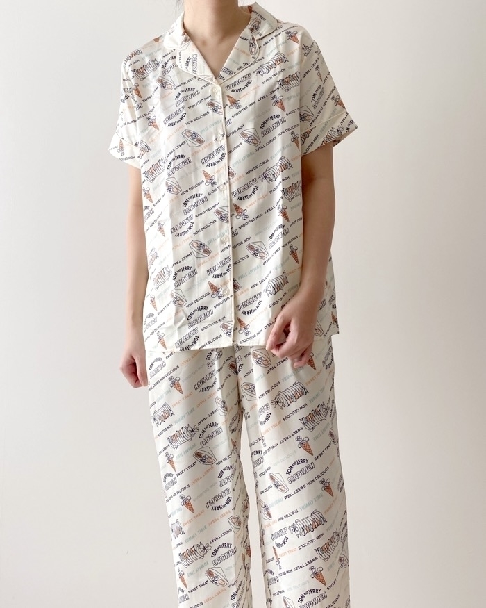 GU（ジーユー）のおすすめファッションアイテム「サテンパジャマ（半袖＆ロングパンツ） TOM and JERRY」