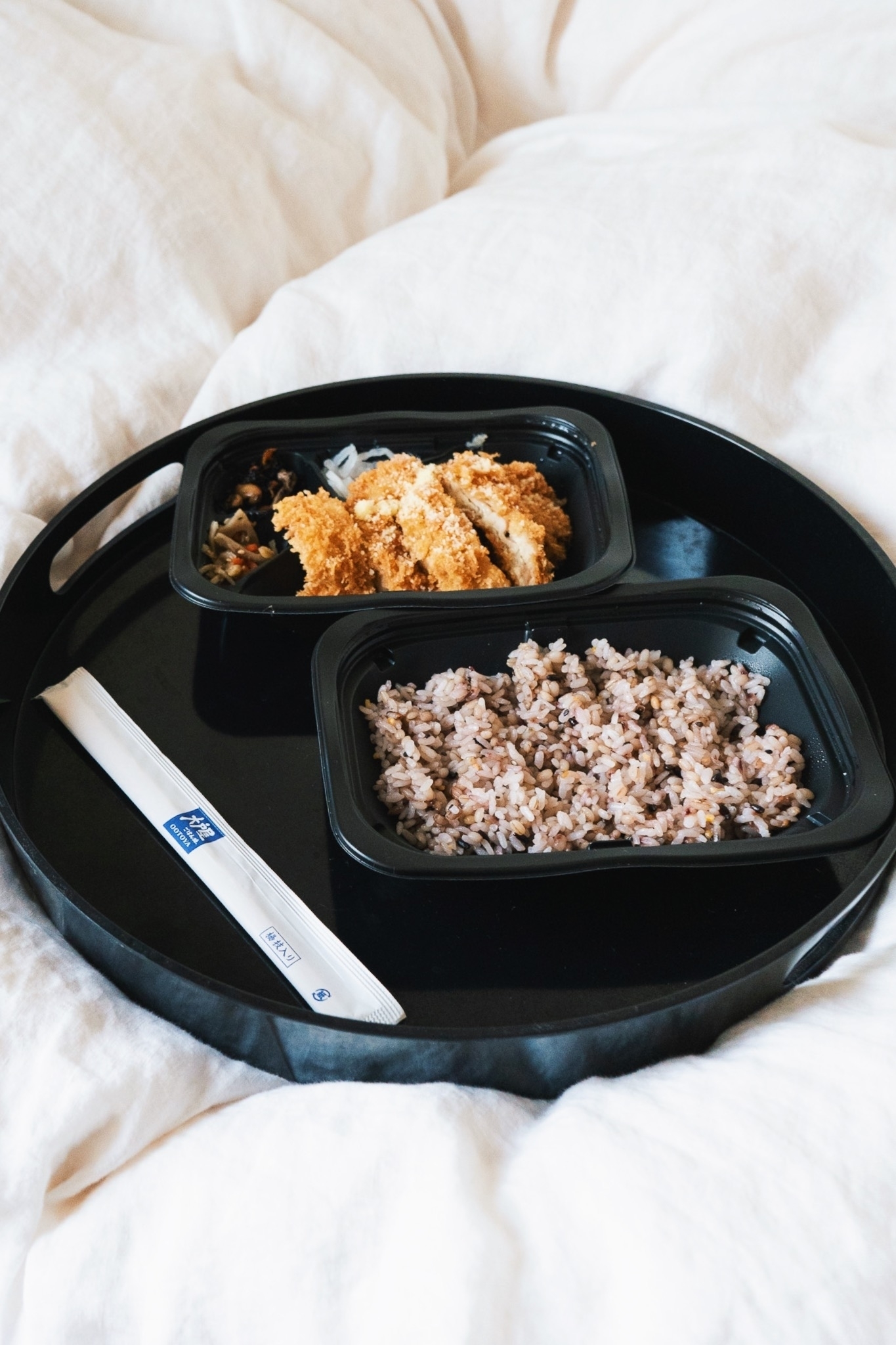 大戸屋のおすすめのお弁当「こだわりソースのデミグラスチキンかつ弁当」