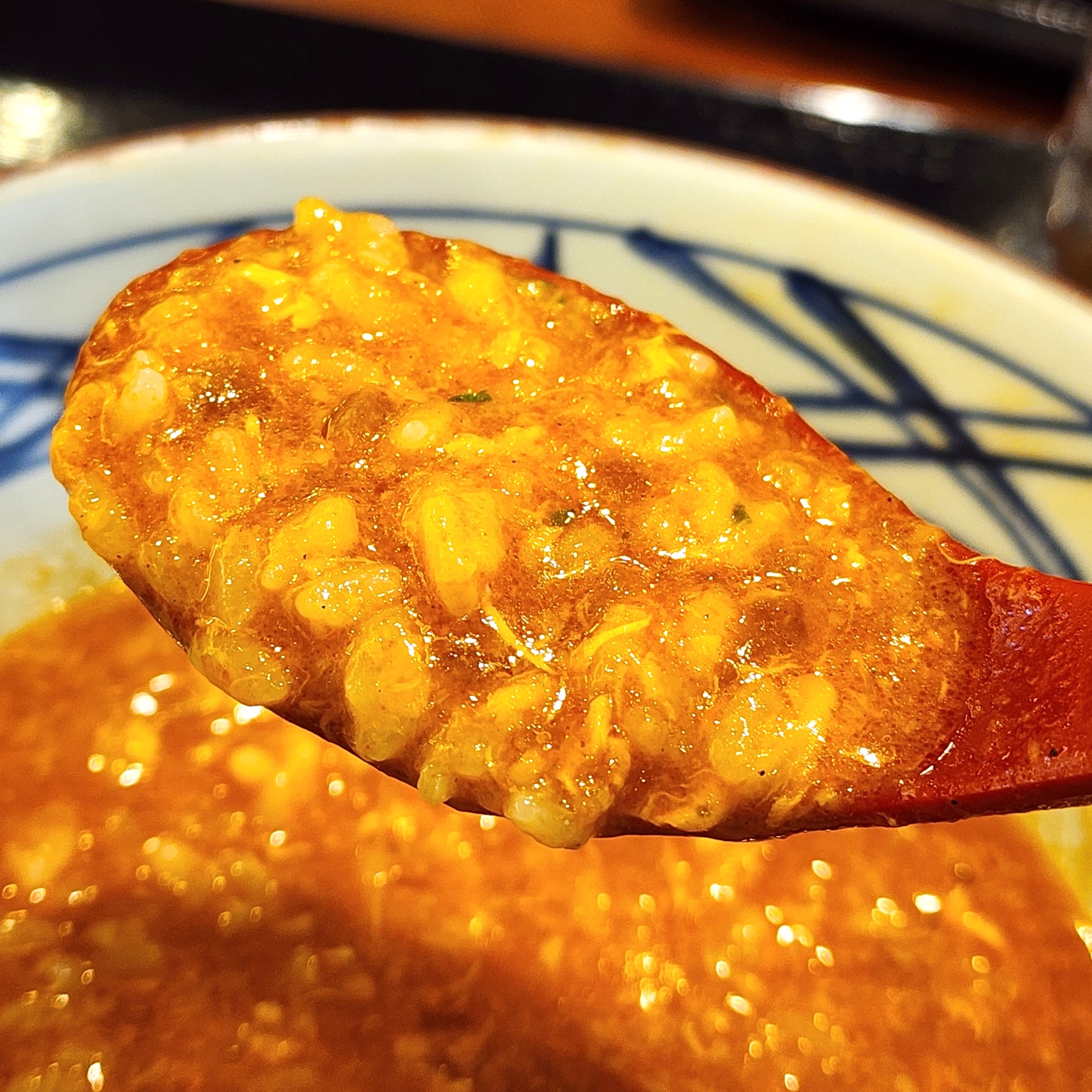 丸亀製麺のおすすめフード「とろける3種のチーズトマたまカレーうどん」