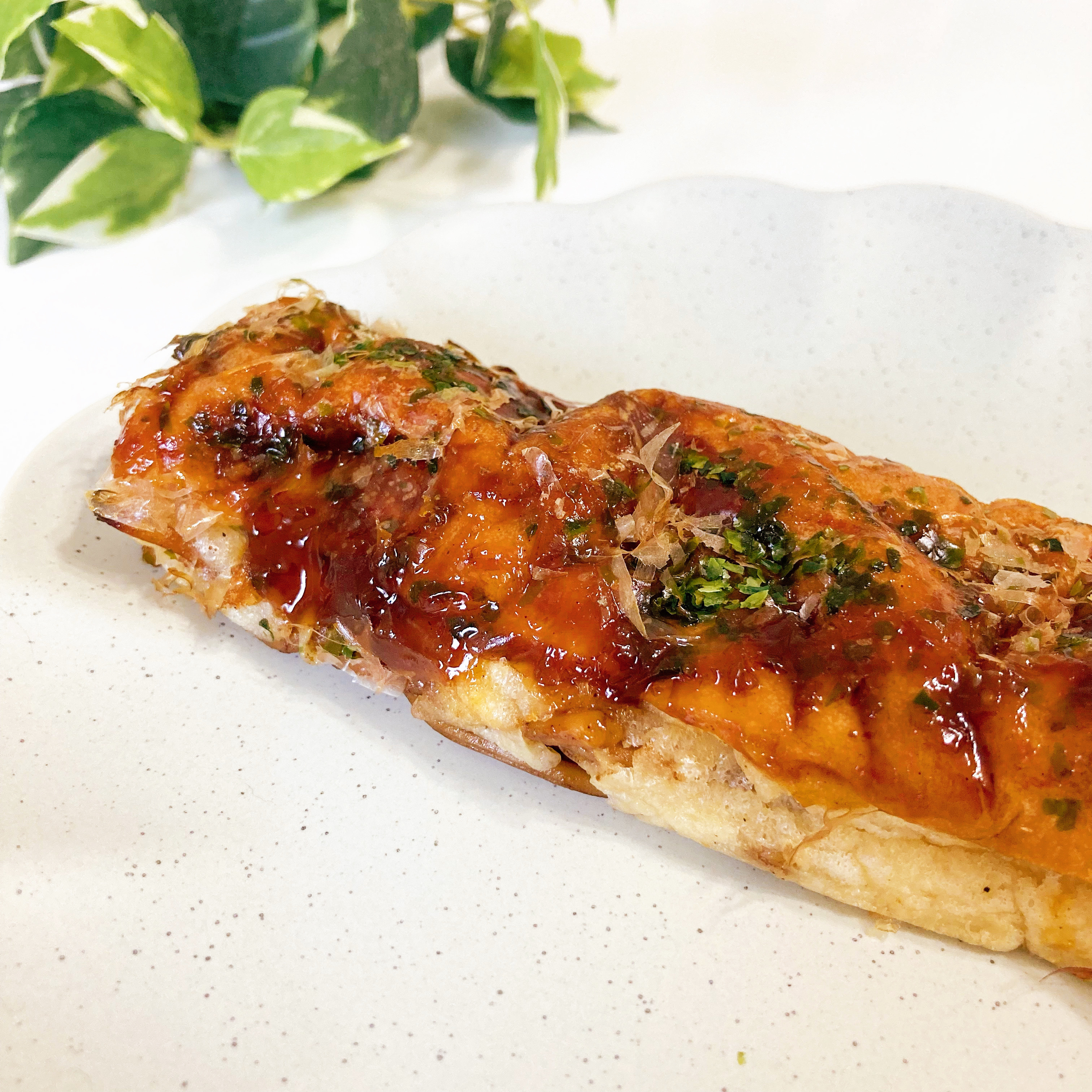 FamilyMart(ファミリーマート)のおすすめパン「もっちり食感のお好み焼きスティック」