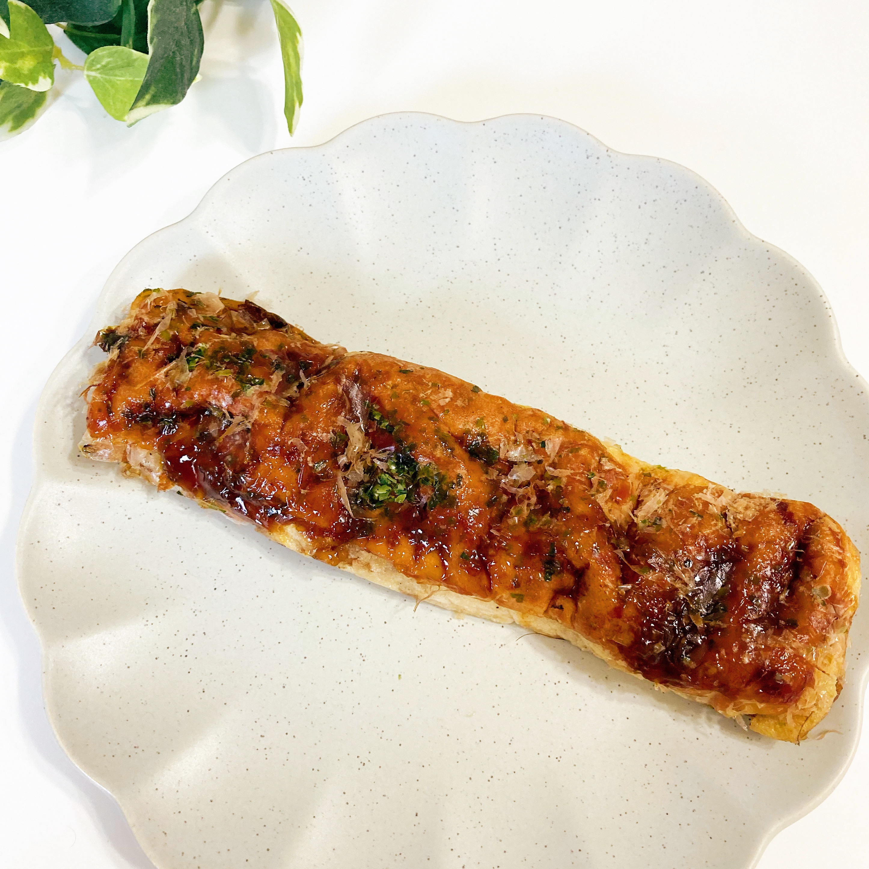 FamilyMart(ファミリーマート)のおすすめパン「もっちり食感のお好み焼きスティック」