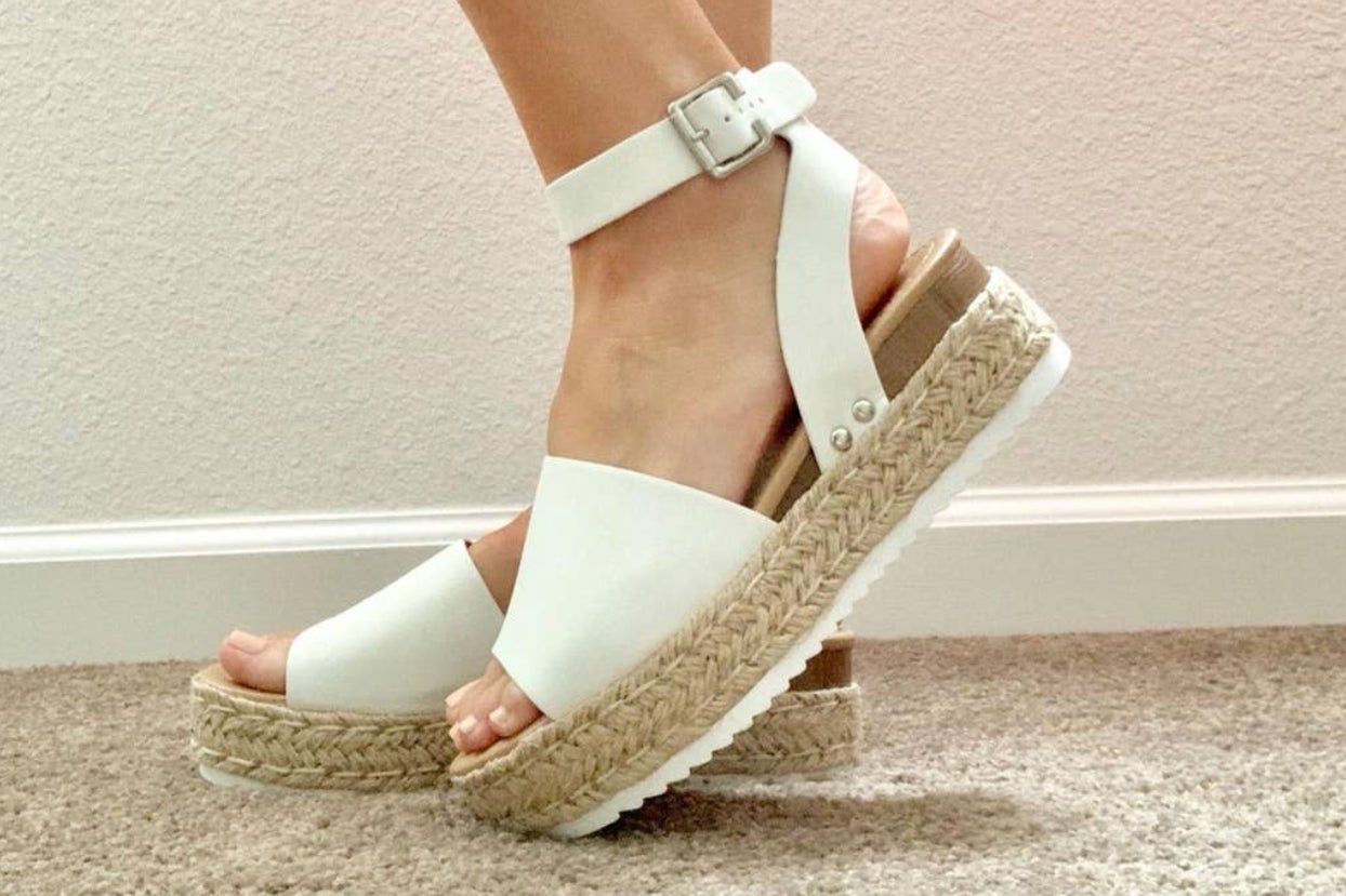 If You Love Being Uncomfortable, You *Shouldn’t* Try These 28 Comfy Shoe Styles