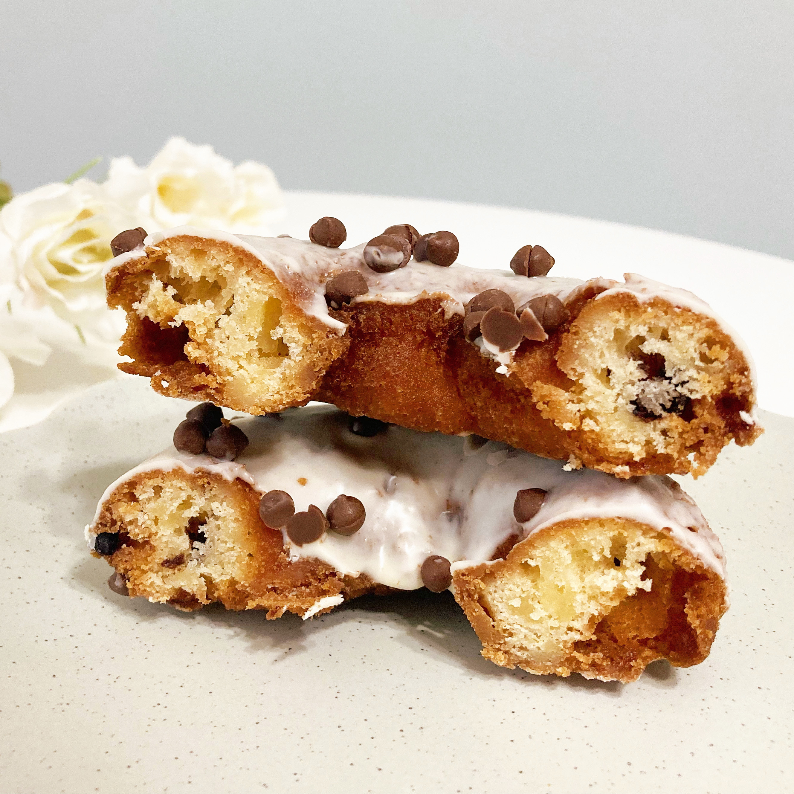 FamilyMart（ファミリーマート）のコラボスイーツ「スヌーピーチョコチップドーナツ」