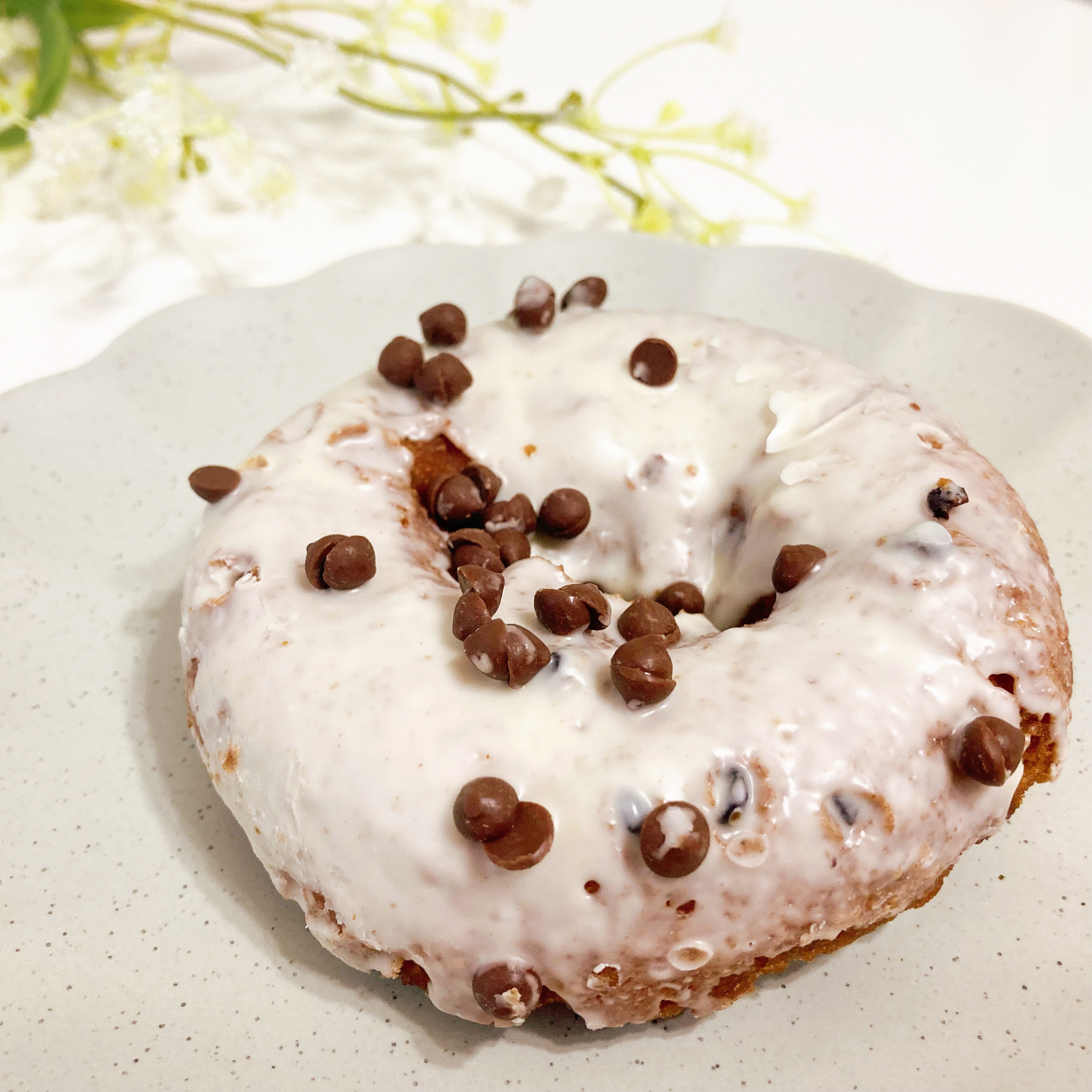 FamilyMart(ファミリーマート)のコラボスイーツ「スヌーピーチョコチップドーナツ」