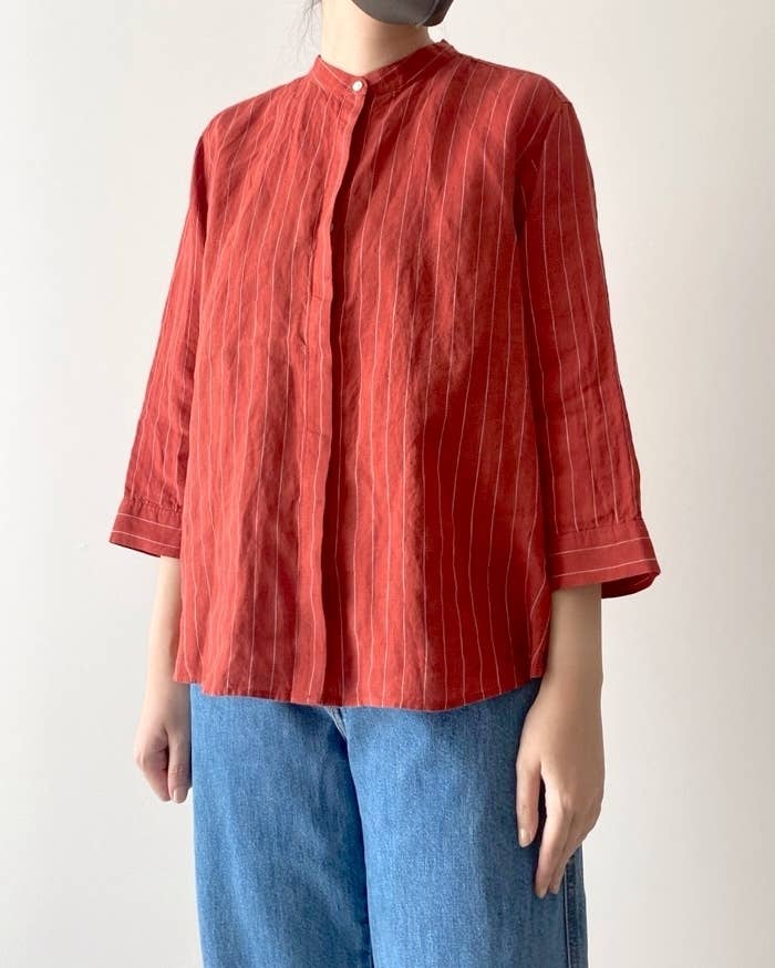 無印良品のおすすめファッションアイテム「婦人 リネン 洗いざらしスタンドカラー七分袖ブラウス」
