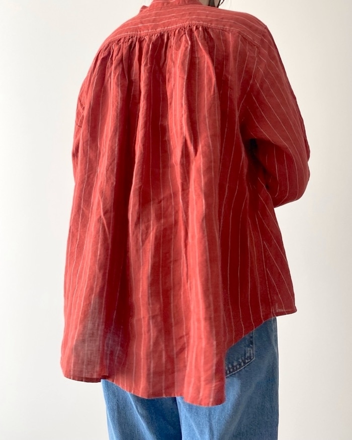 無印良品のおすすめファッションアイテム「婦人 リネン 洗いざらしスタンドカラー七分袖ブラウス」