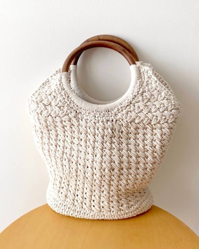 ZARA(ザラ)のおすすめファッションアイテム「マクラメ バケットバッグ」