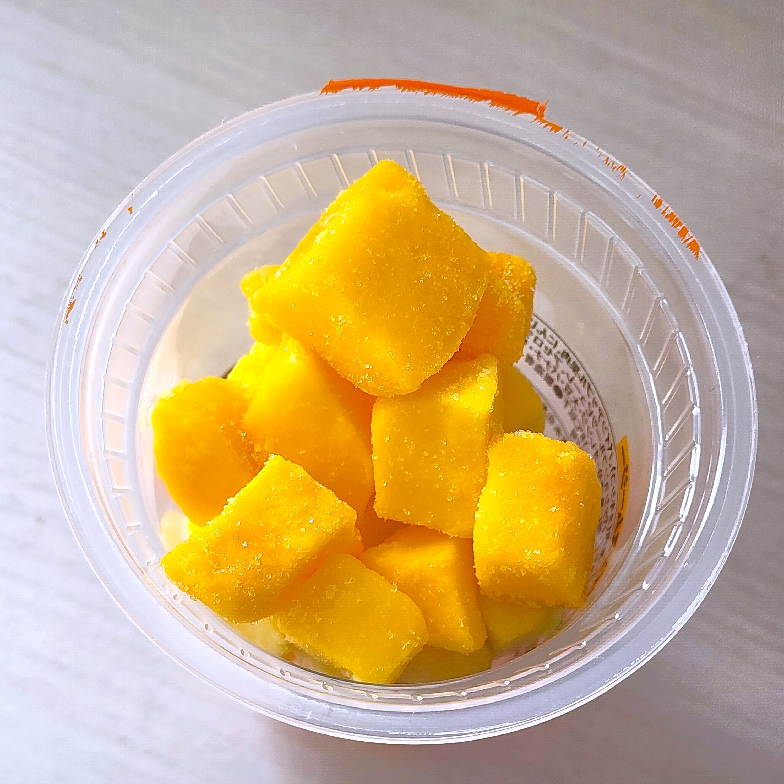 セブン-イレブンのおすすめスイーツ「お店で作る!マンゴーパインスムージー」ひんやり濃厚な味わい