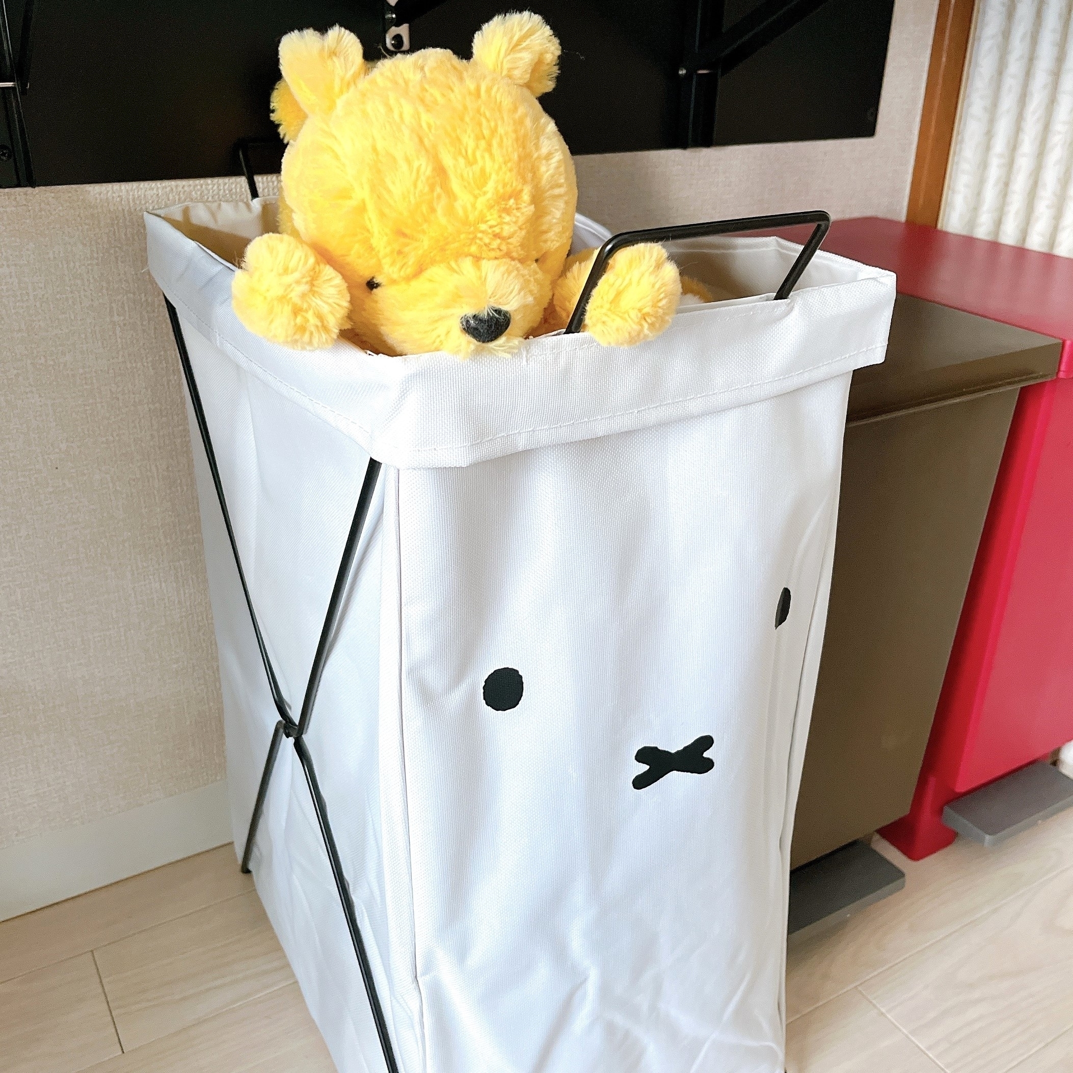 ニトリのおすすめ収納グッズ「折り畳めるランドリーバスケット(顔だけミッフィー 縦型)」