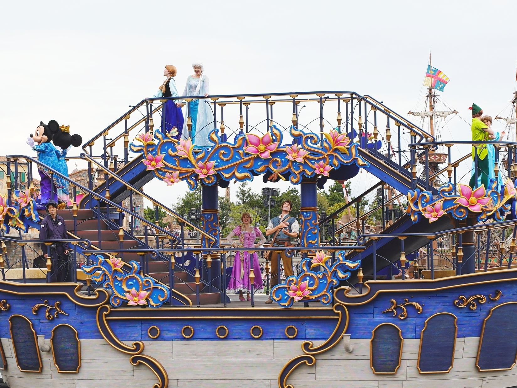 ディズニーシーの期間限定エンターテイメントプログラム「“ファンタジースプリングス”スペシャルグリーティング」