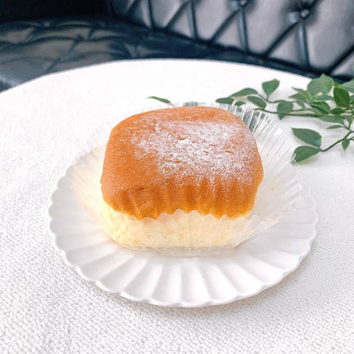 FamilyMart（ファミリーマート）のおすすめのスイーツ「クリームがおいしい ふわふわ台湾カステラ」