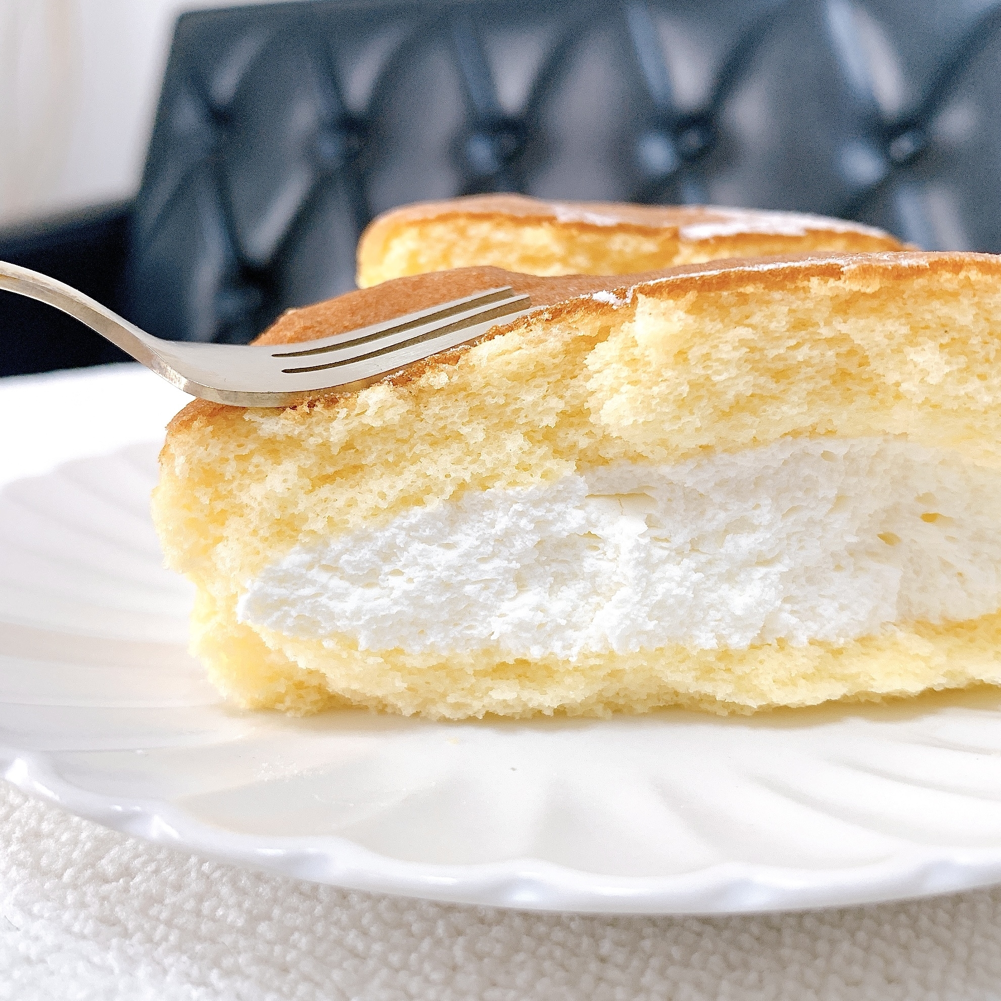 FamilyMart（ファミリーマート）のおすすめのスイーツ「クリームがおいしい ふわふわ台湾カステラ」